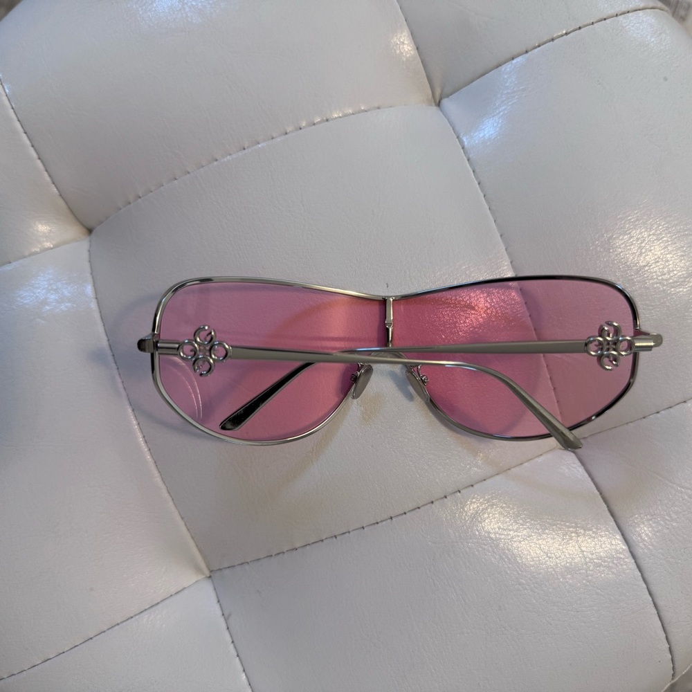 Quay x Guizio balance shield sunglasses in silver with pink len